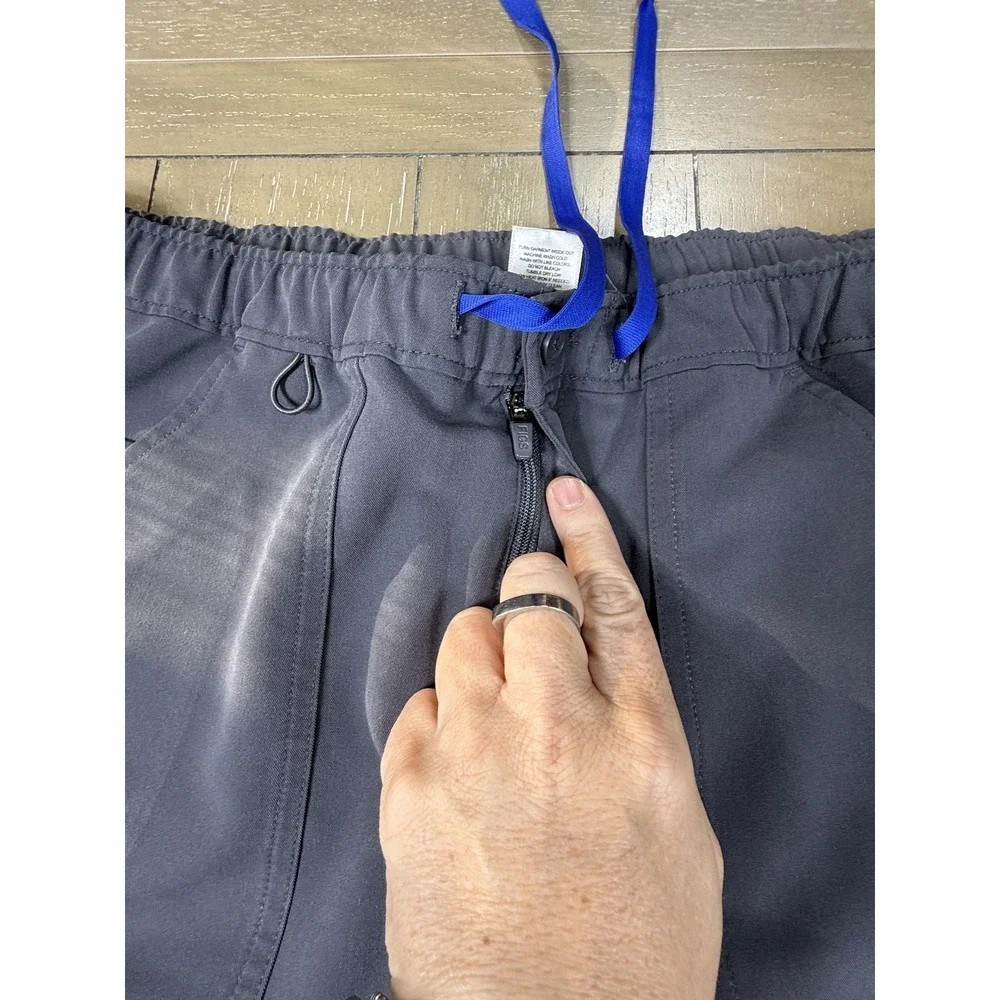 FIGS Cairo Cargo Pants‎ Mens Small Gray Scrub Button Drawstring Nurse Workwear